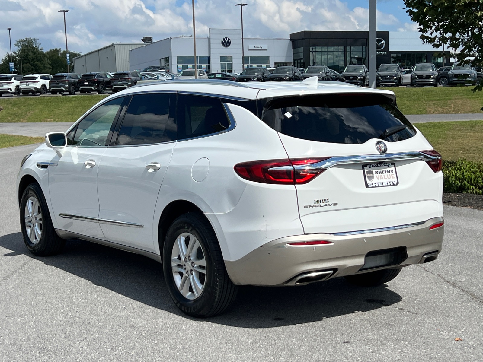 2020 Buick Enclave Essence photo 3