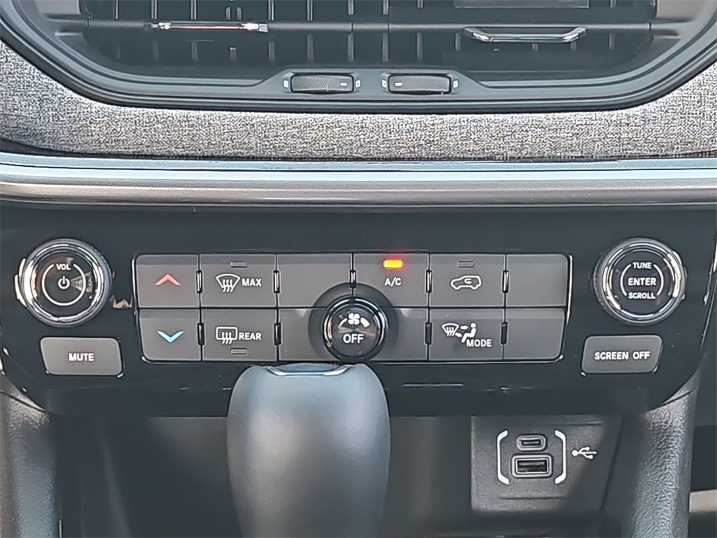 2025 Jeep Compass Latitude photo 34
