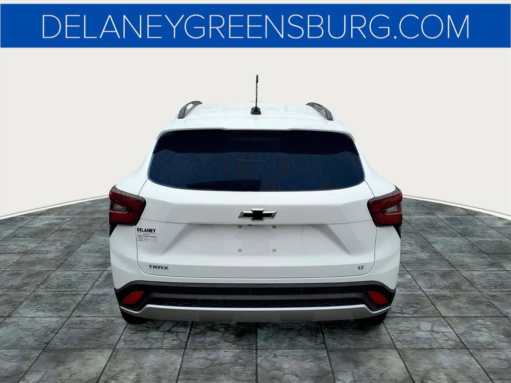 2024 Chevrolet Trax LT photo 4