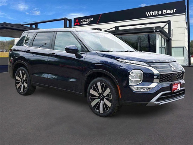 2025 Mitsubishi Outlander SE's photo