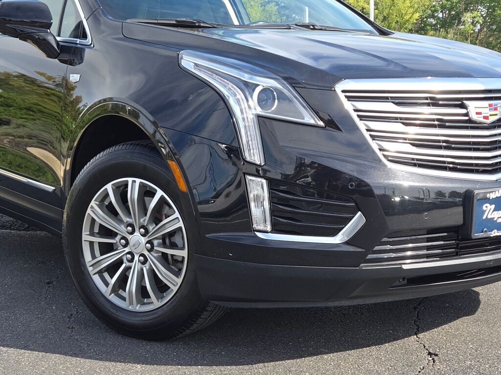 2018 Cadillac XT5 Luxury photo 2