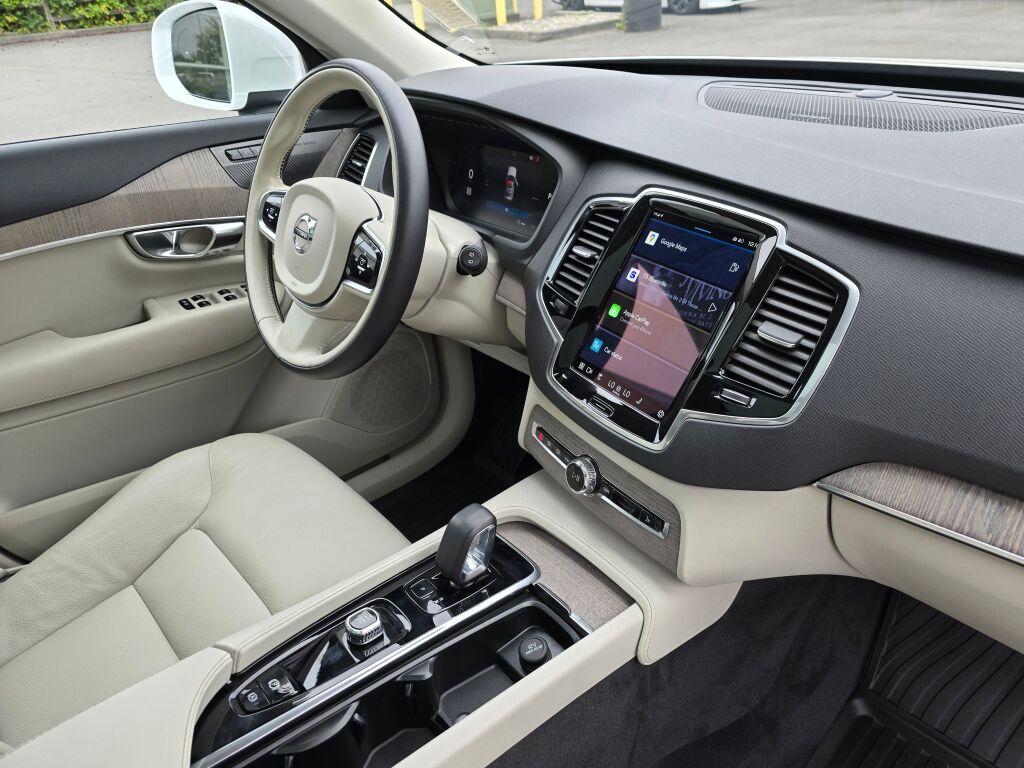 2024 Volvo XC90 Plus photo 10