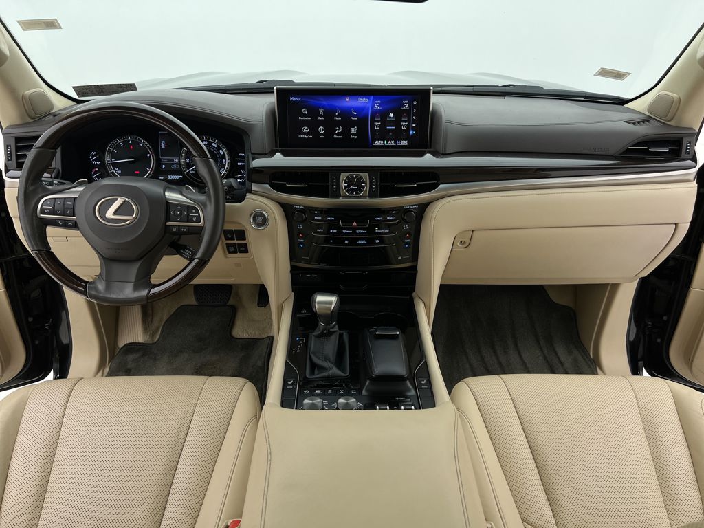 2018 Lexus LX 570 photo 3