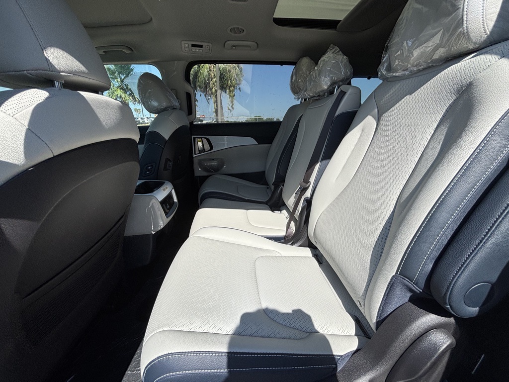 2026 Kia Carnival SX Prestige photo 16