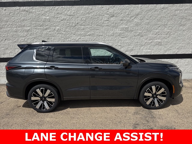 2025 Mitsubishi Outlander SEL photo 2