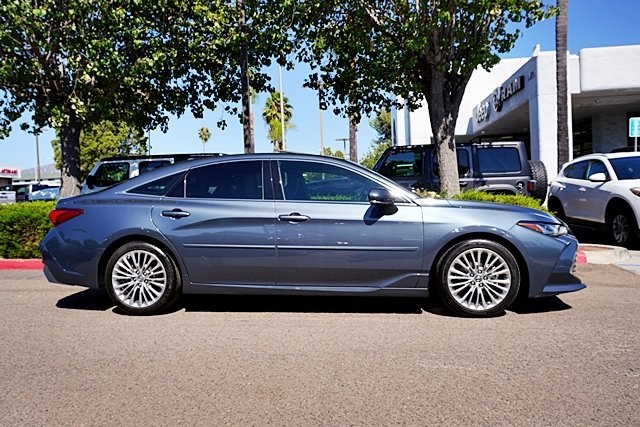 2019 Toyota Avalon Limited photo 6