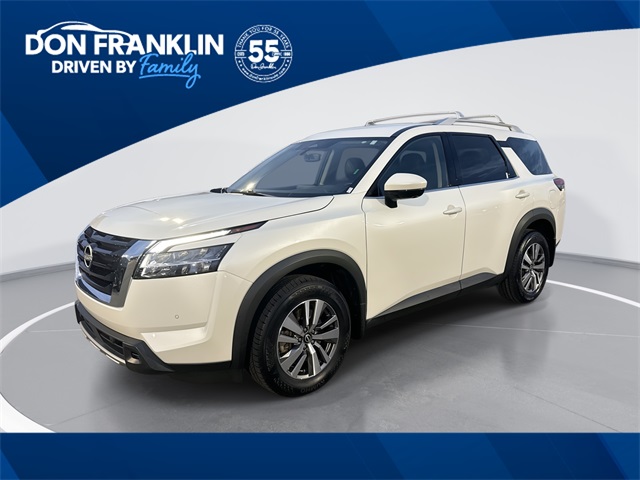 2023 Nissan Pathfinder SL's photo