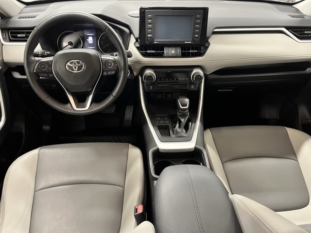 2021 Toyota RAV4 XLE Premium photo 9