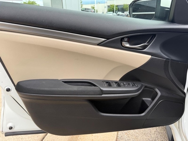 2018 Honda Civic Sport photo 19