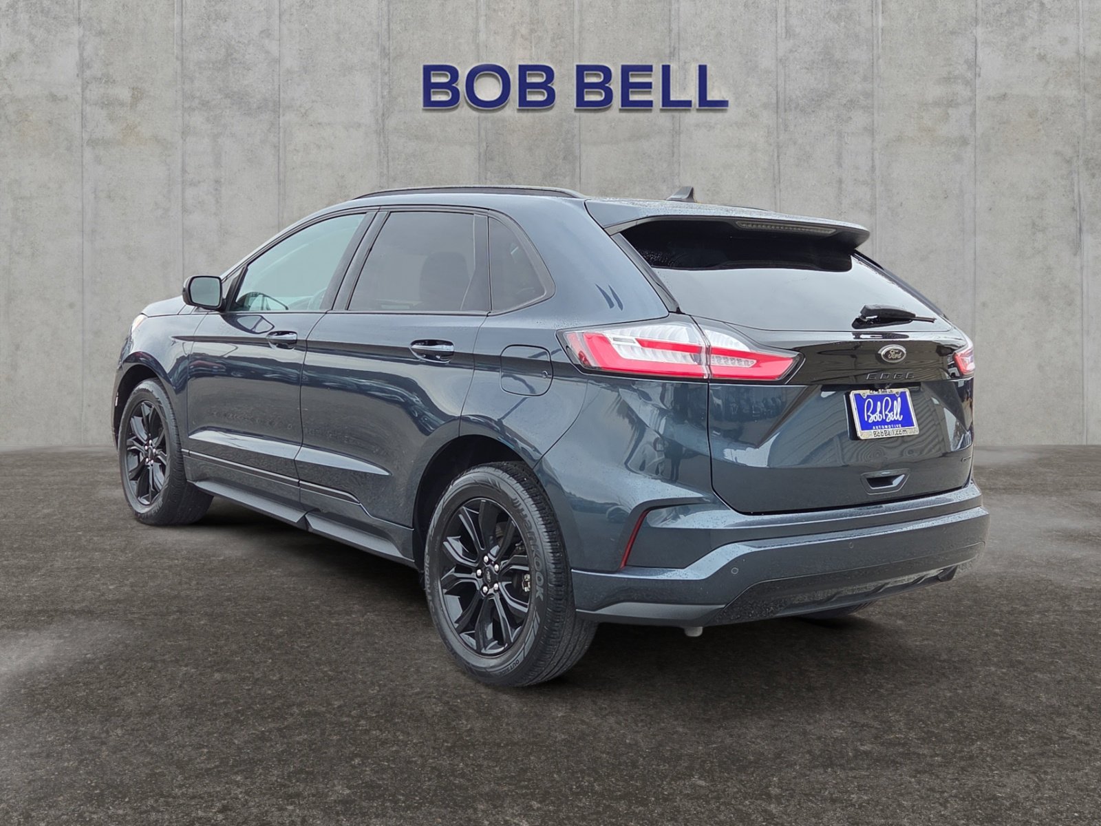 2022 Ford Edge SE photo 3
