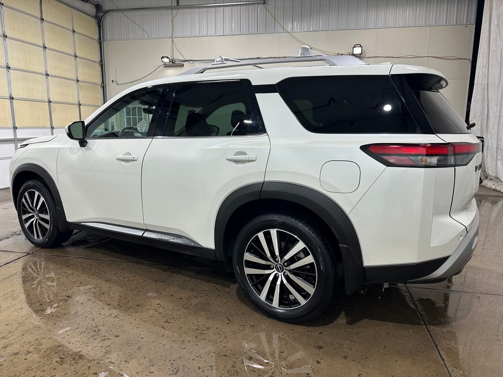 2023 Nissan Pathfinder Platinum photo 6