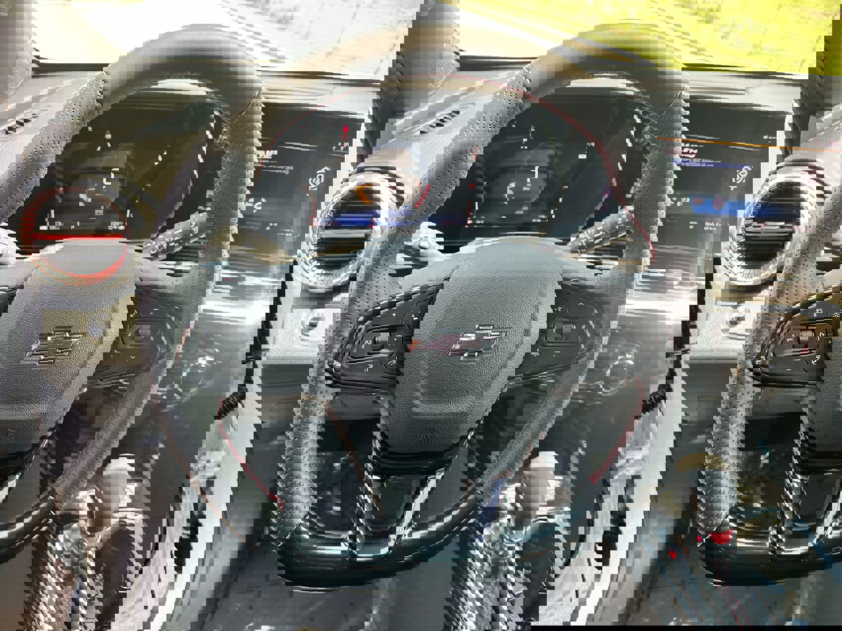 2025 Chevrolet Trax photo 14
