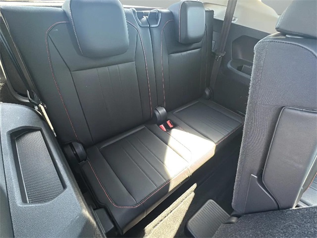 2024 Volkswagen Tiguan Wolfsburg Edition photo 13