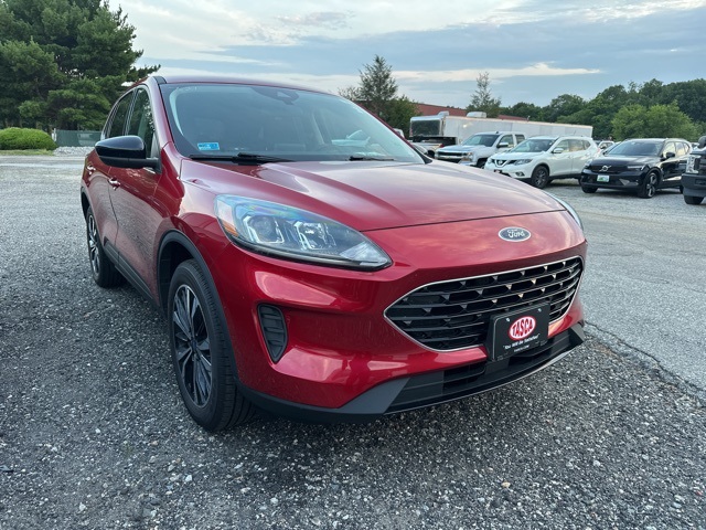 2021 Ford Escape SE photo 3