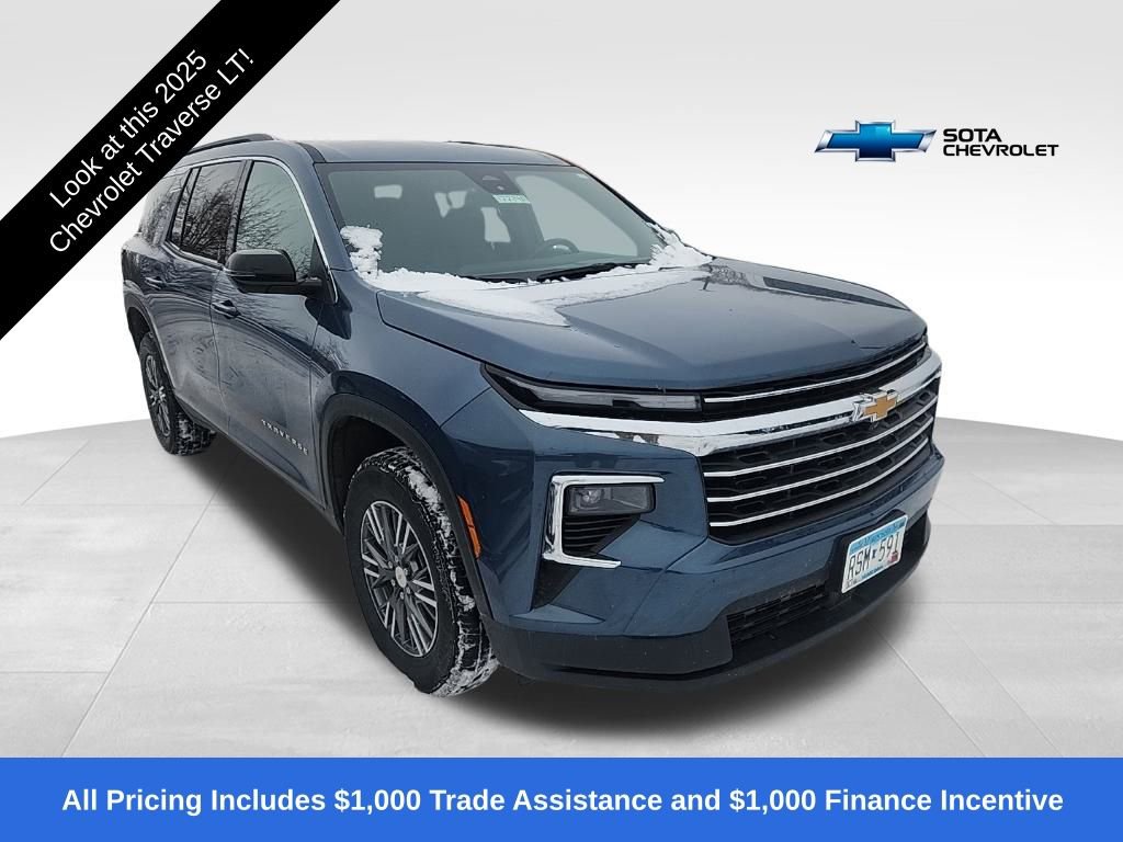 2025 Chevrolet Traverse LT's photo