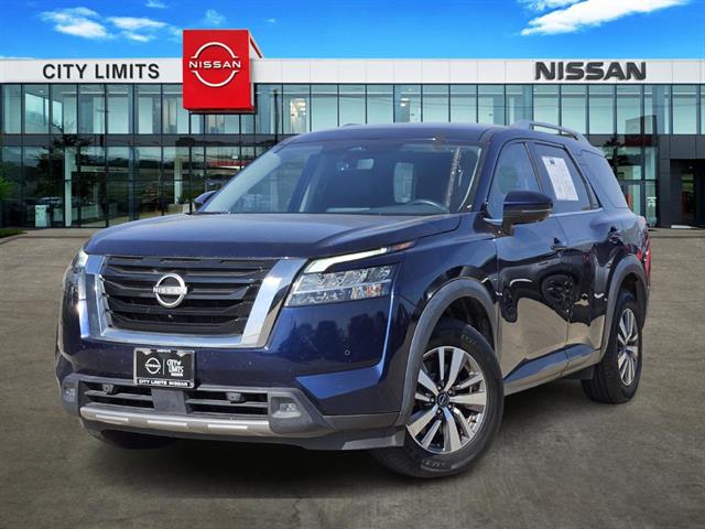 2023 Nissan Pathfinder SL's photo