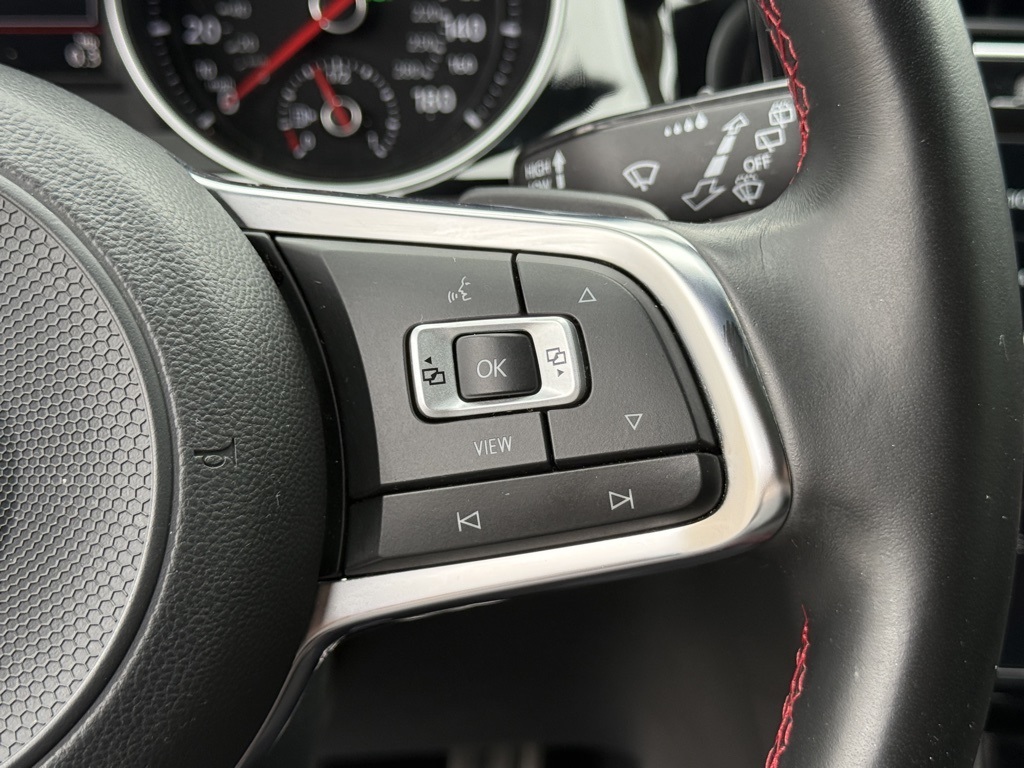 2021 Volkswagen Golf GTI SE photo 19