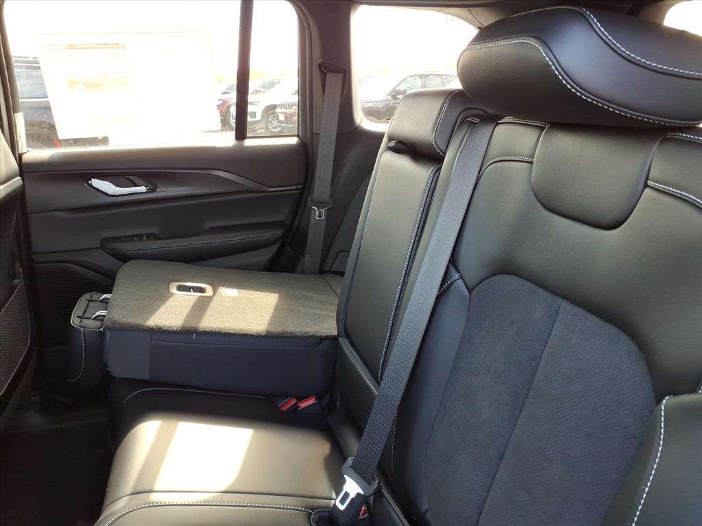 2025 Jeep Grand Cherokee Altitude X photo 10