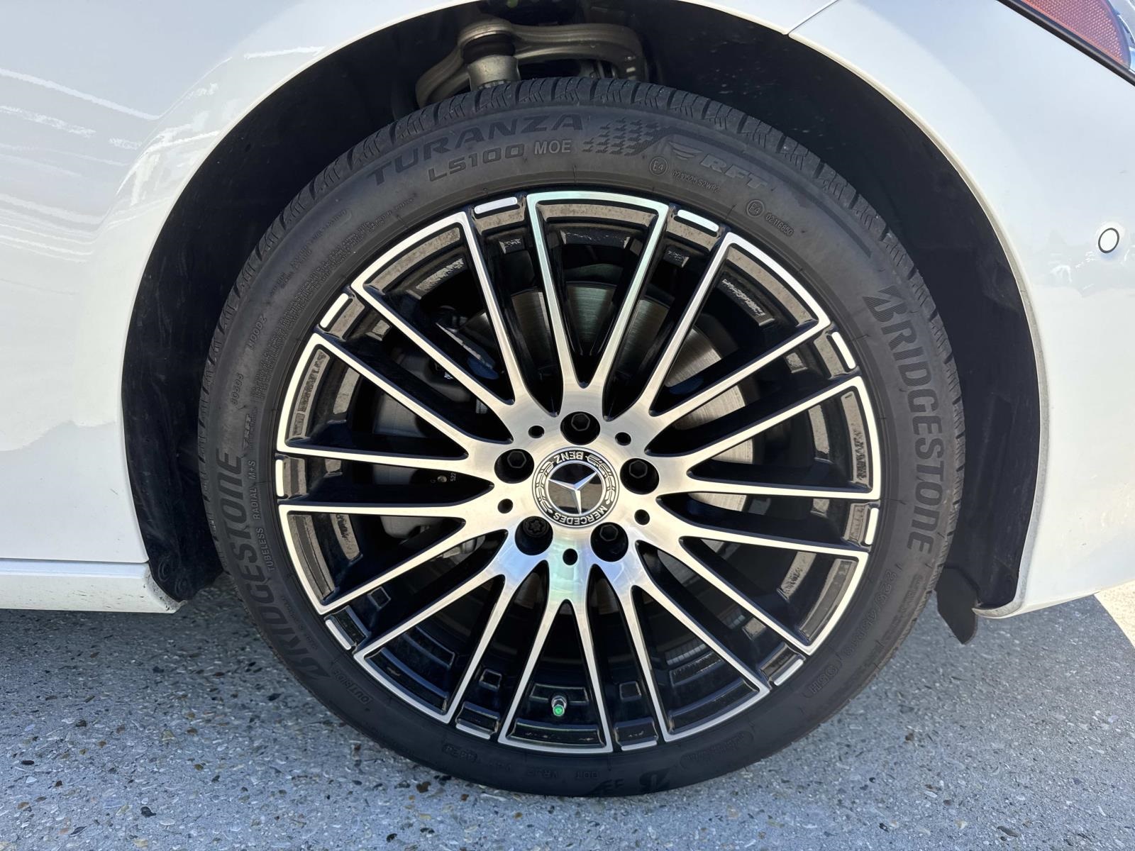 2025 Mercedes Benz C 300 photo 4