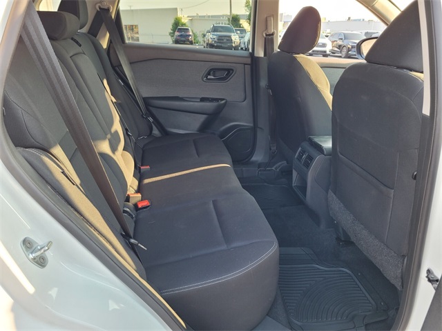 2023 Nissan Rogue S photo 14