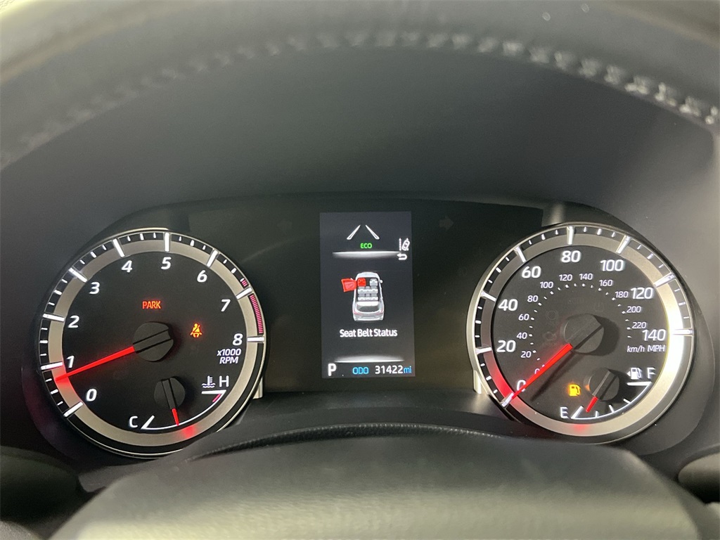 2022 Toyota Highlander LE photo 9
