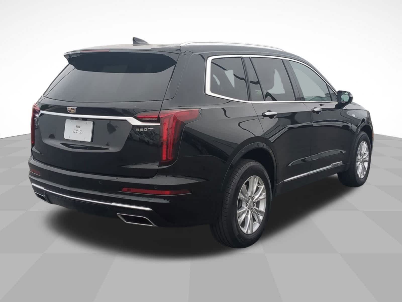 2025 Cadillac XT6 Luxury photo 4