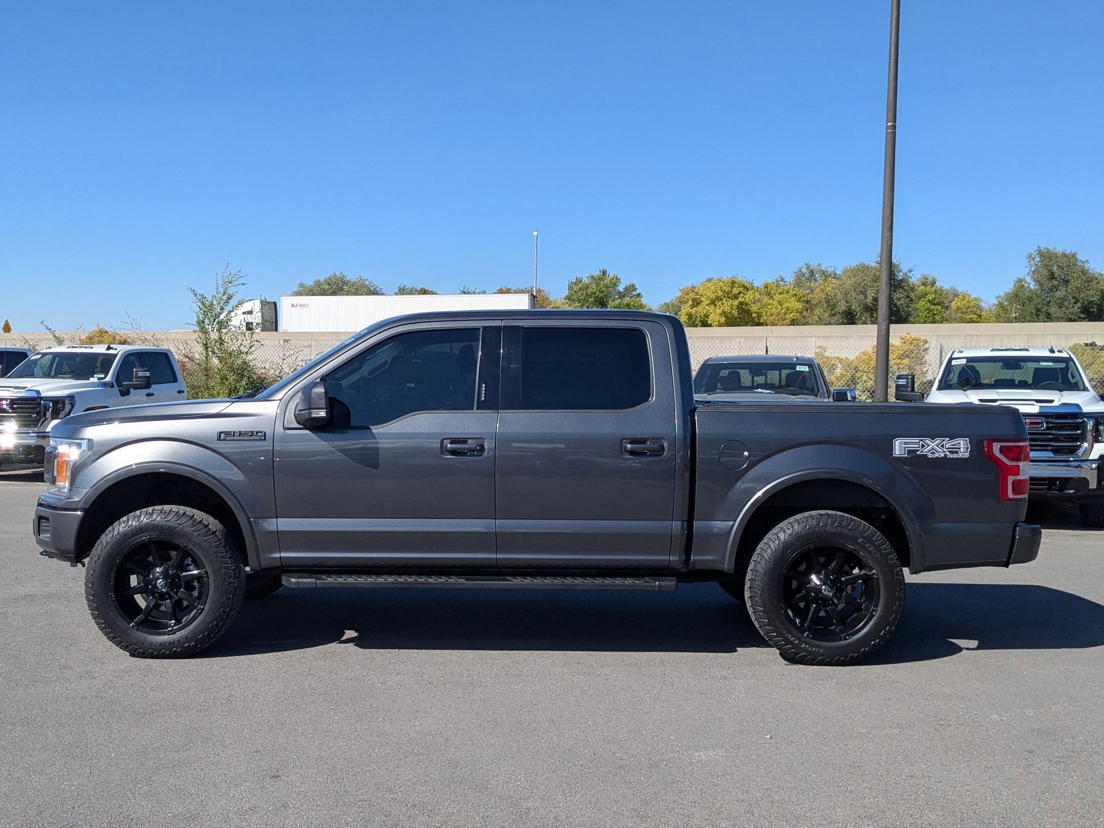 2018 Ford F-150 XLT photo 2