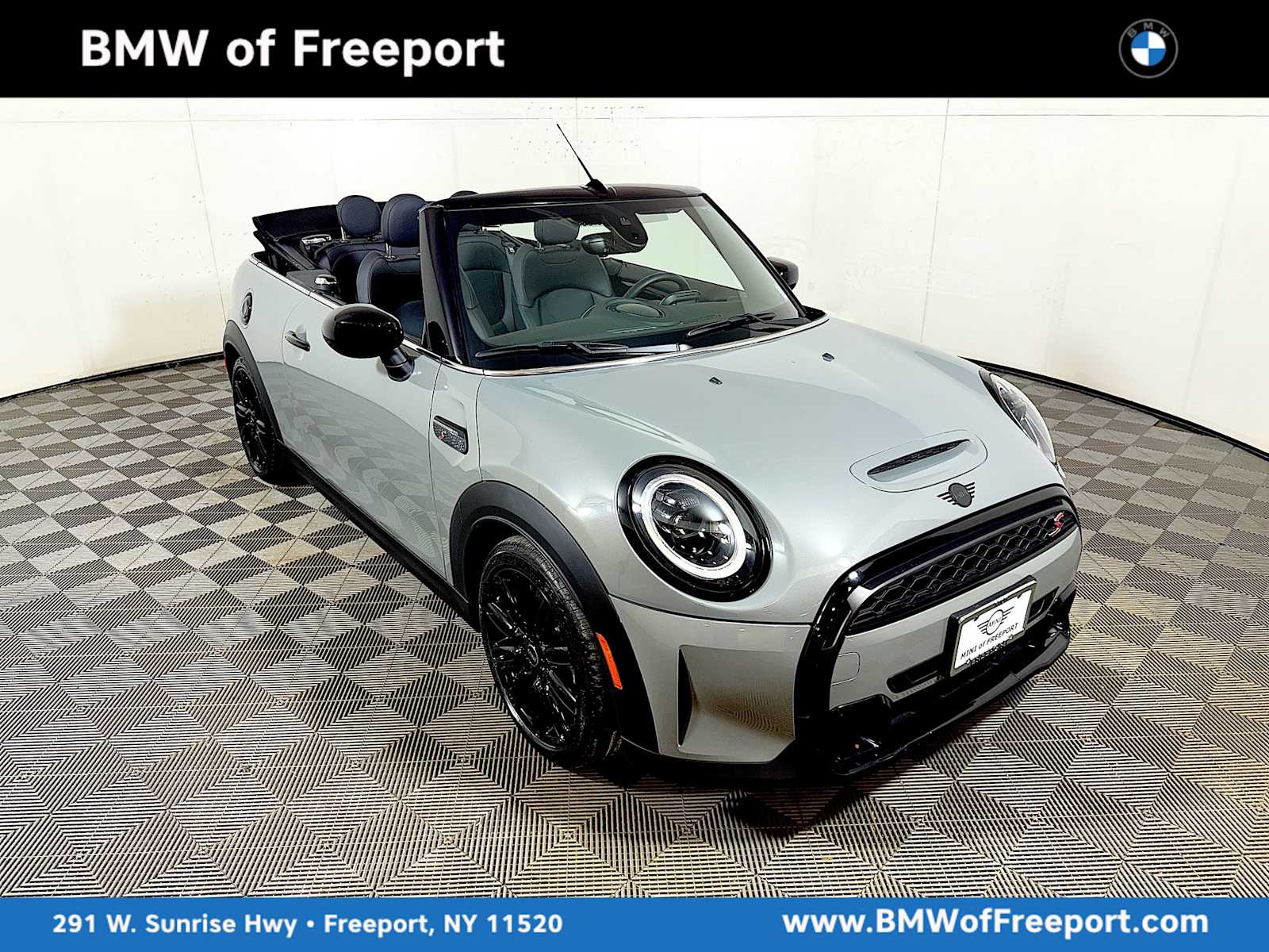 2023 MINI Convertible S's photo