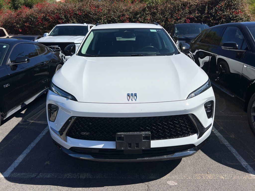 2025 Buick Envision Sport Touring photo 2