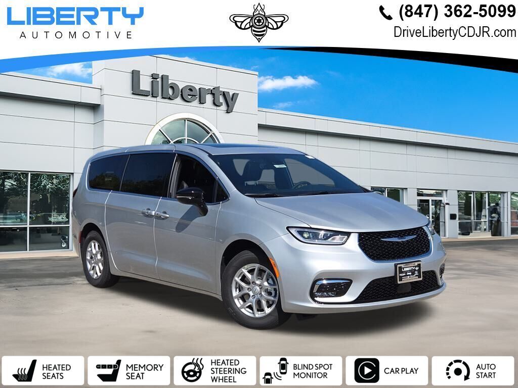 2026 Chrysler Pacifica Select's photo