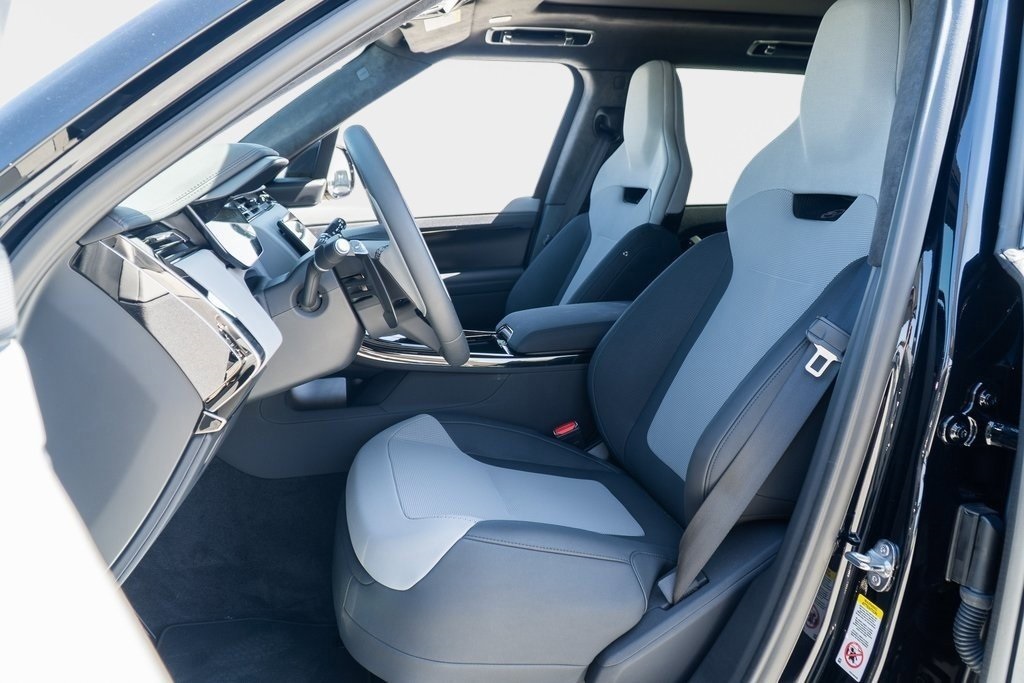 2025 Land Rover Range Rover Sport photo 14