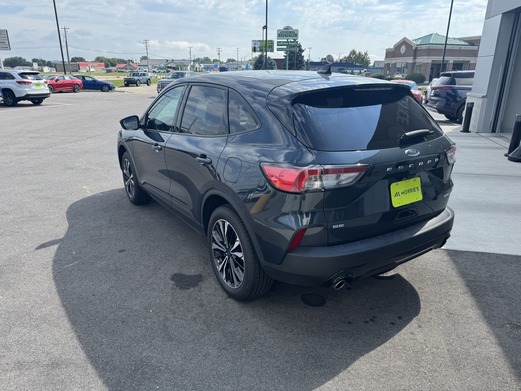 2022 Ford Escape SE Sport photo 3