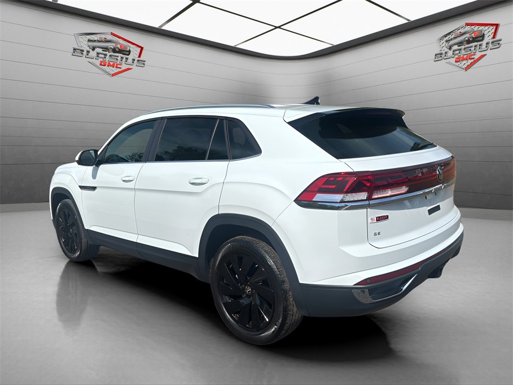 2024 Volkswagen Atlas Cross Sport SE Technology photo 2