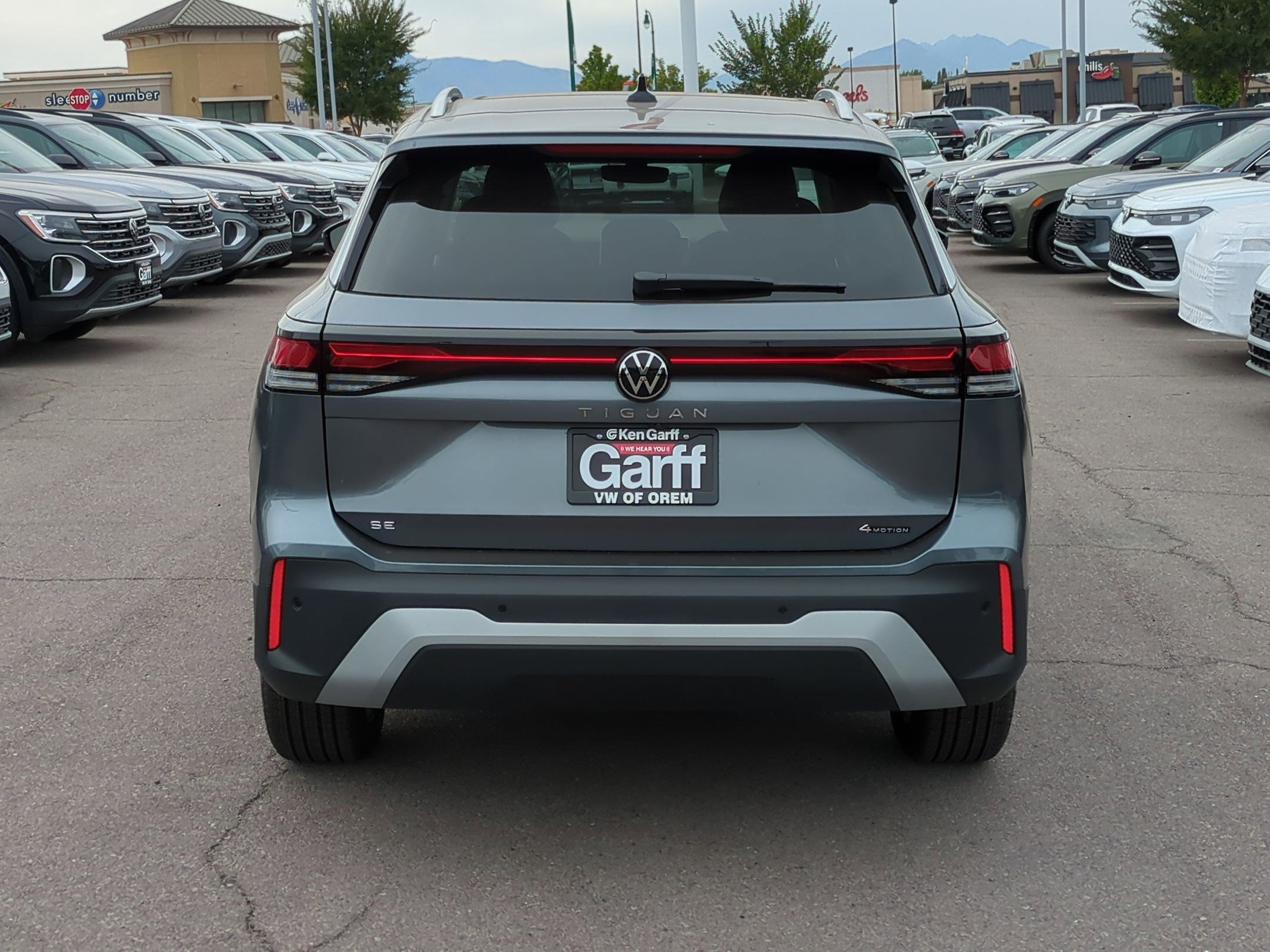 2025 Volkswagen Tiguan SE photo 3