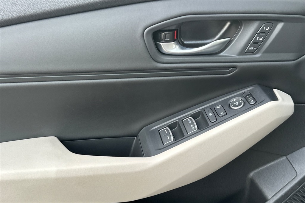 2025 Honda Accord Hybrid EX-L photo 11