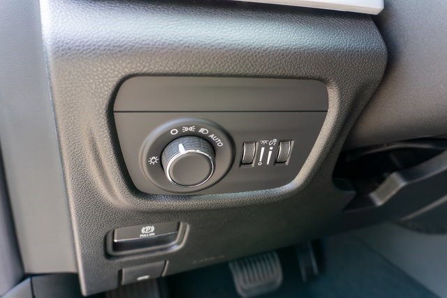 2025 Jeep Grand Cherokee Laredo X photo 12