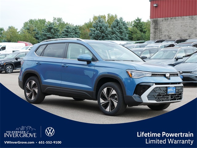 2025 Volkswagen Taos SE's photo