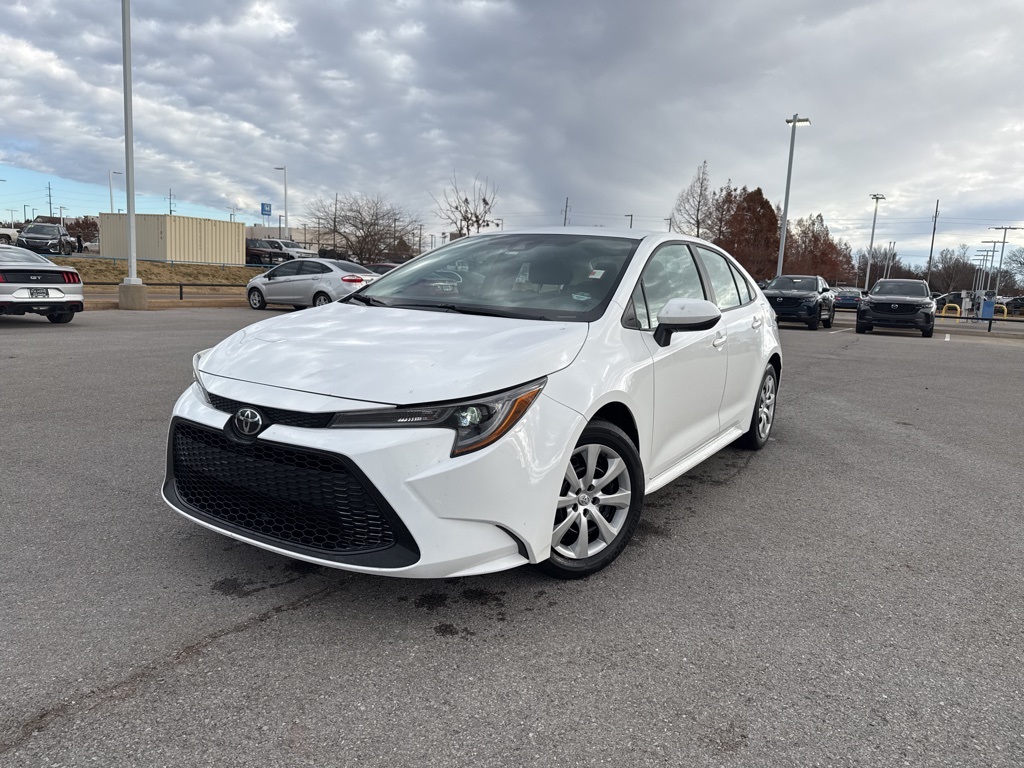 2022 Toyota Corolla LE's photo