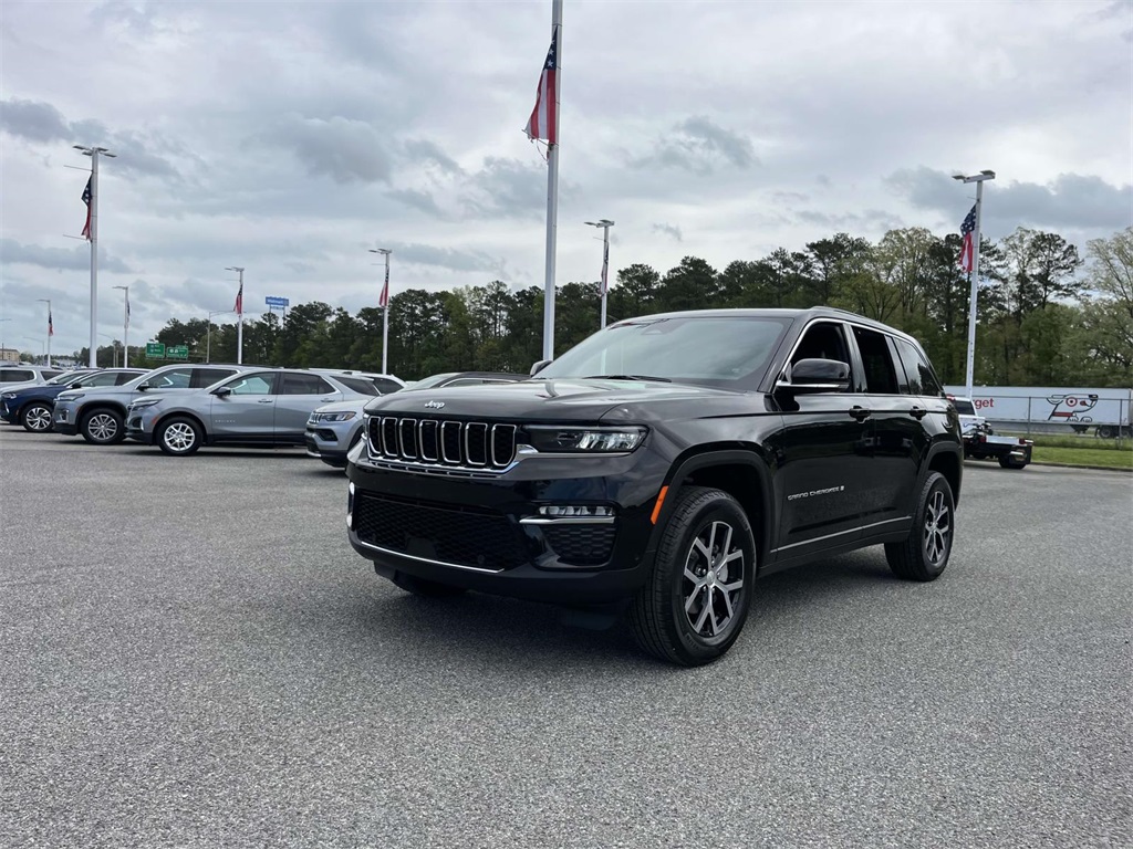 2025 Jeep Grand Cherokee Limited photo 2