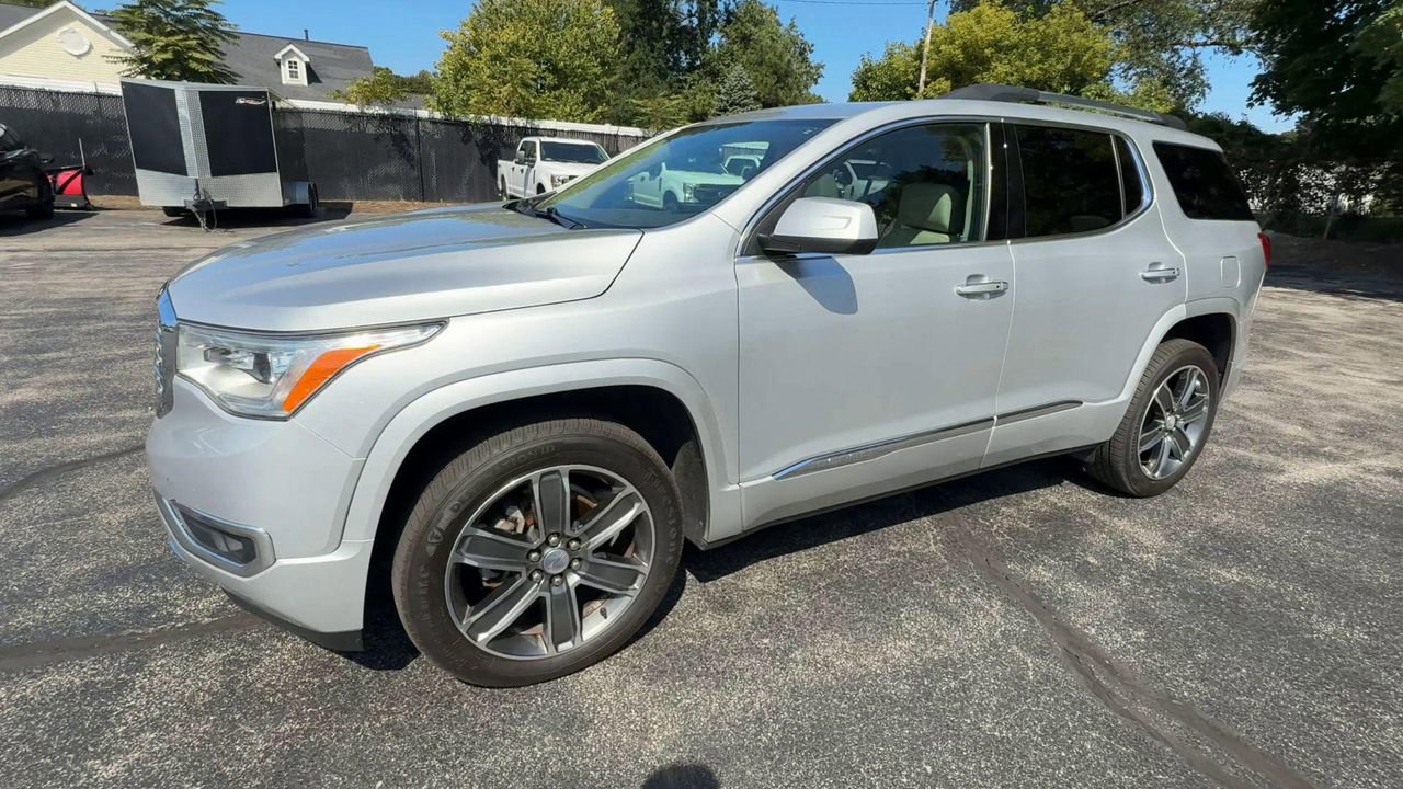 2017 Gmc Acadia Denali photo 3