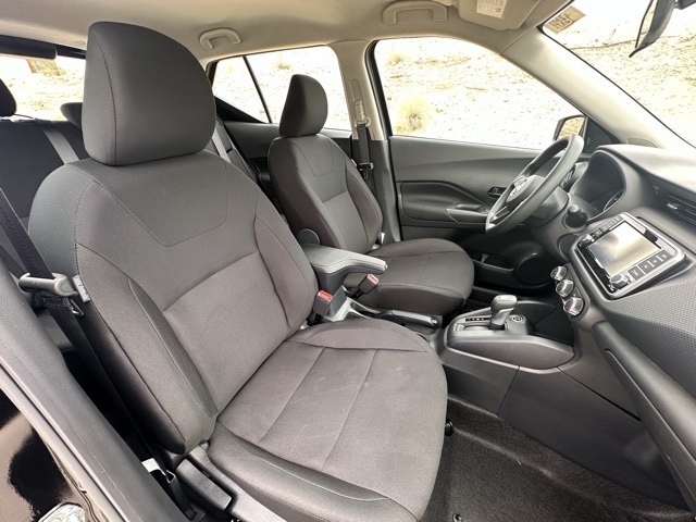 2025 Nissan Kicks Play S photo 30