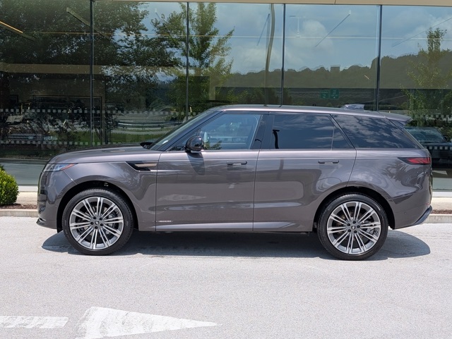 2025 Land Rover Range Rover Sport SE photo 2