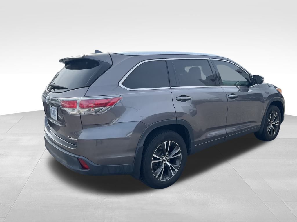 2016 Toyota Highlander XLE photo 4