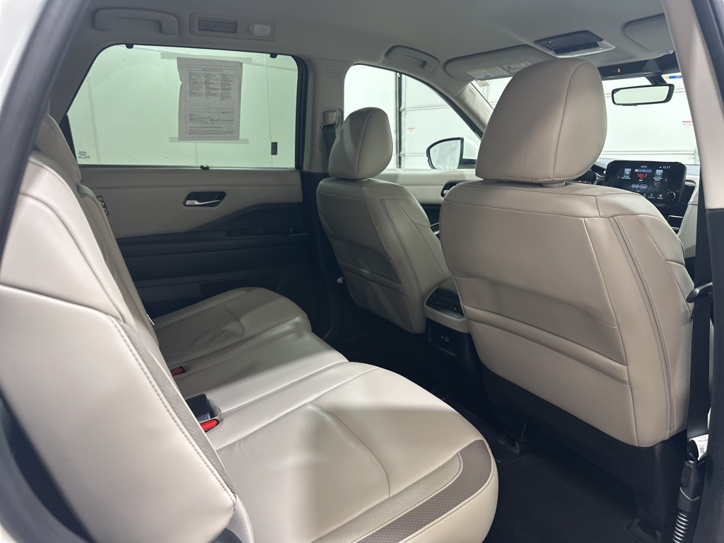 2023 Nissan Pathfinder SL photo 21