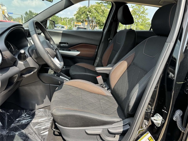 2019 Nissan Kicks SR photo 13