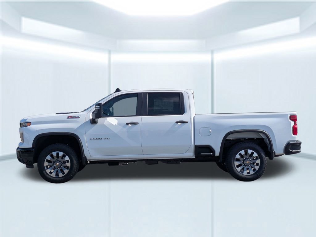 2025 Chevrolet Silverado 2500HD Custom photo 2