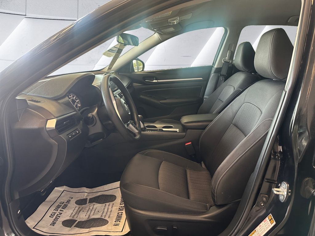 2022 Nissan Altima 2.5 SV photo 7
