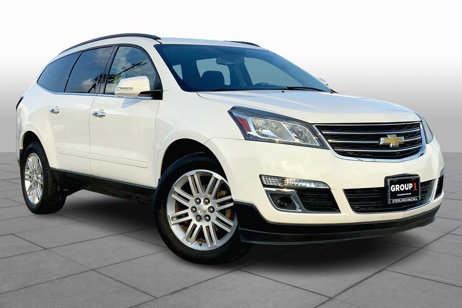 2015 Chevrolet Traverse 1LT photo 2