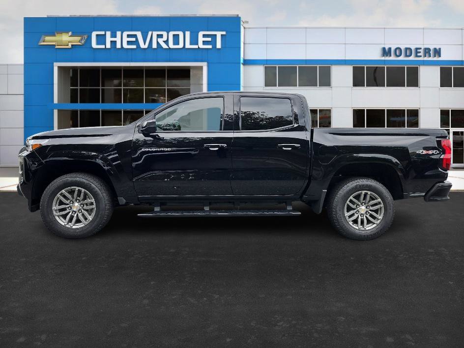2026 Chevrolet Colorado LT photo 2