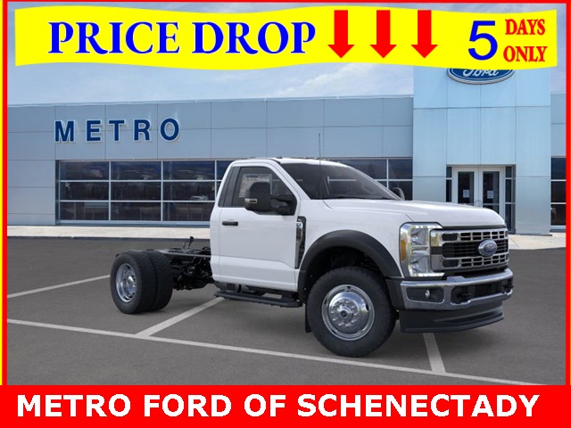 2025 Ford F-550 Super Duty Chassis Cab XL's photo